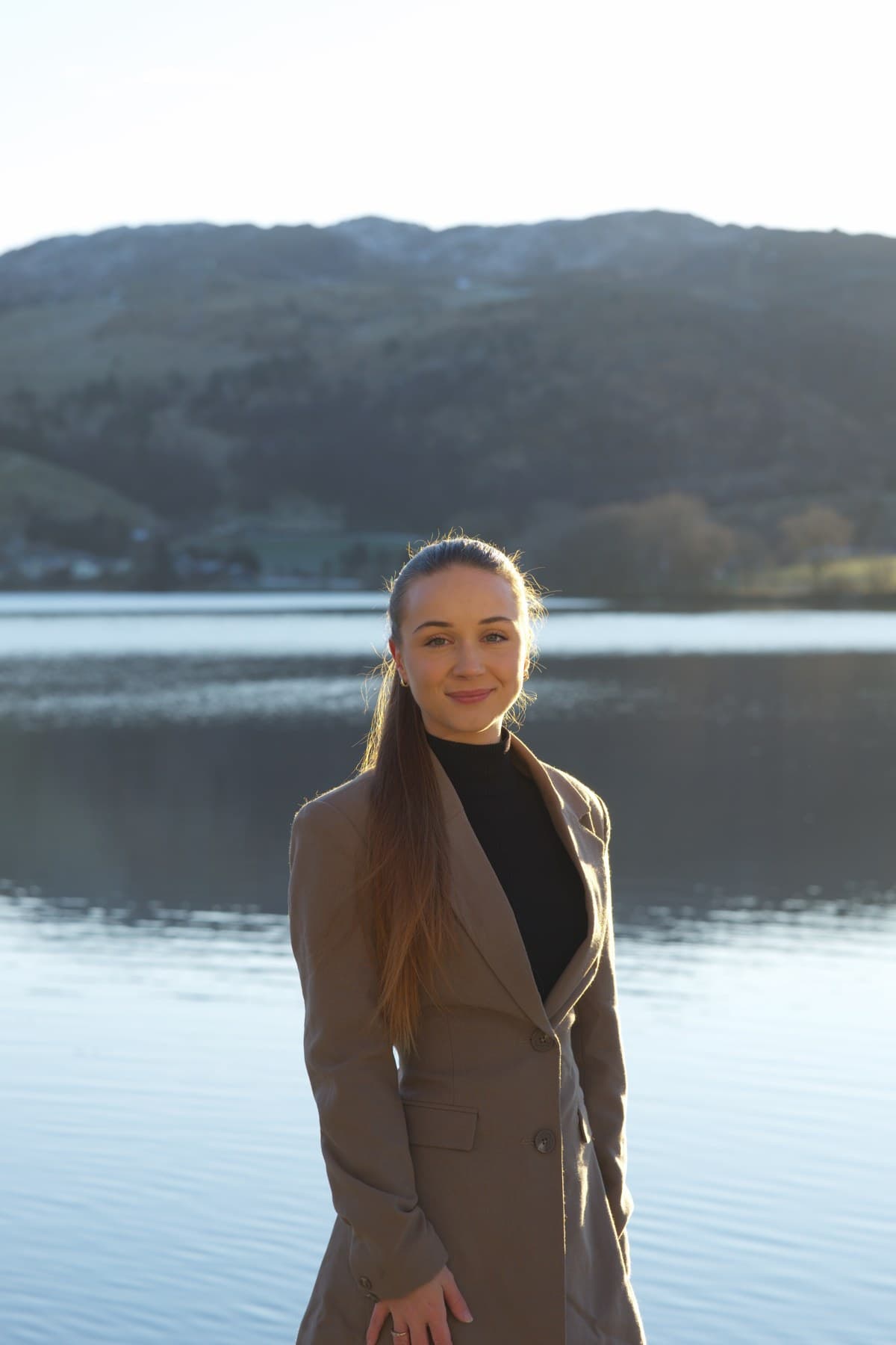 Anne Jorunn ved sjøen